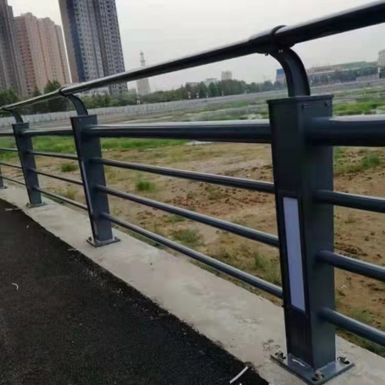 燈光護欄