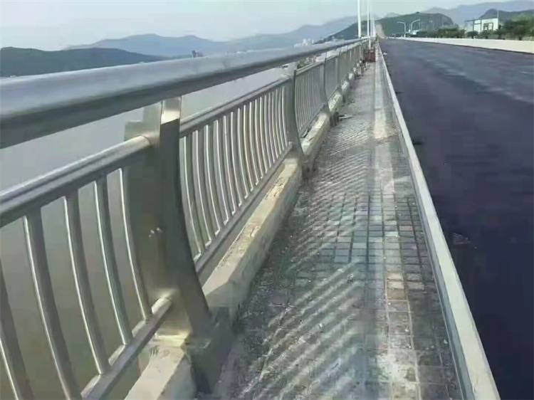 不銹鋼護(hù)欄